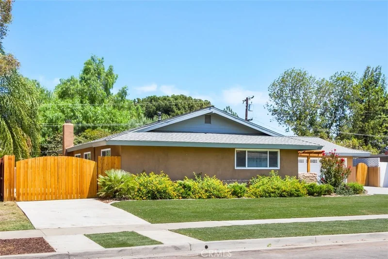 855 Hacienda, Corona, CA 92882