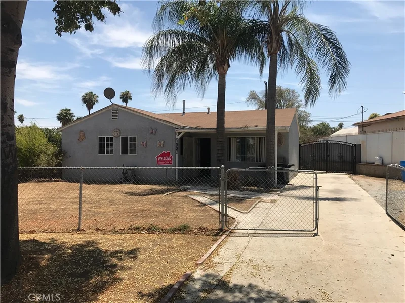 8774 Greenpoint, Riverside, CA 92503