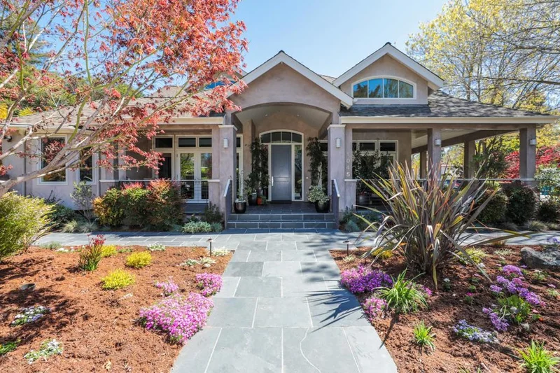 1045 College, Menlo Park, CA 94025