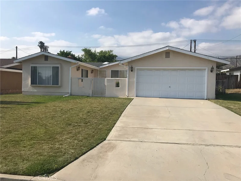 25420 33rd, San Bernardino, CA 92404
