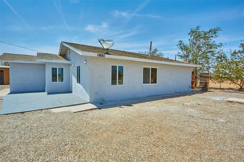 18680 Rhode Island, Adelanto, CA 92301