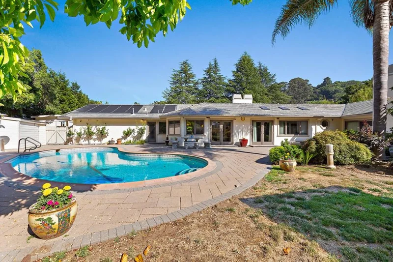 10 Sandra, Hillsborough, CA 94010