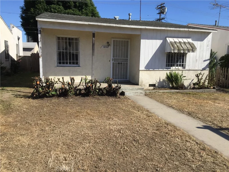 11828 Tennessee, Los Angeles, CA 90064