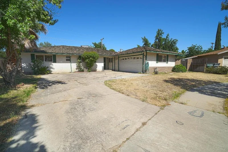 4637 6th, Fresno, CA 93726