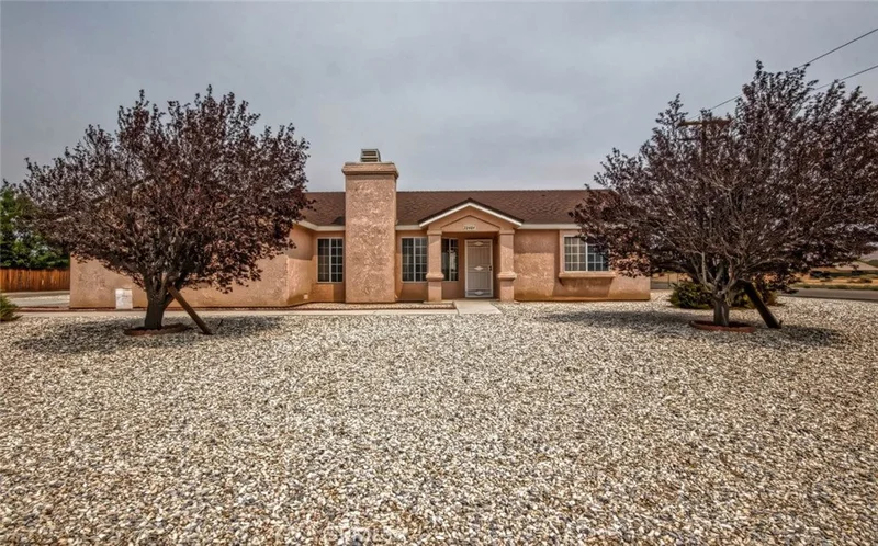 22484 Hurons, Apple Valley, CA 92307