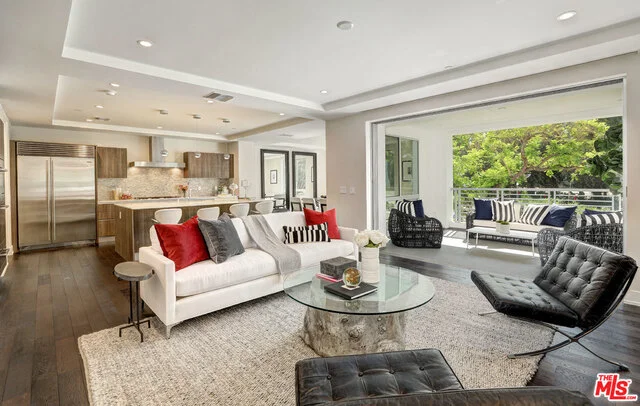 460 N Palm Drive 202, Beverly Hills, CA 90210