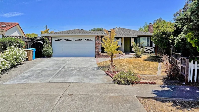 1050 Cranberry, Cupertino, CA 95014