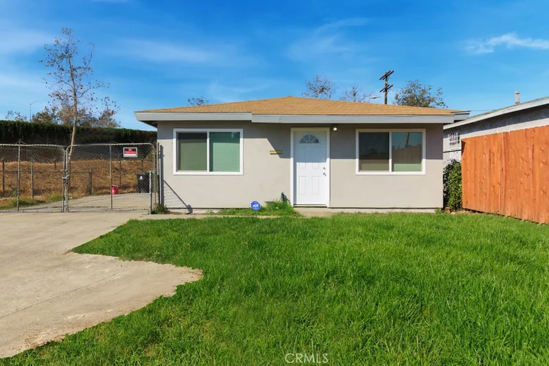 8511 Olive, Los Angeles, CA 90003