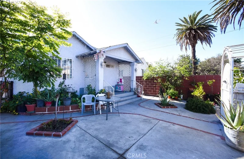 9005 Baring Cross, Los Angeles, CA 90044