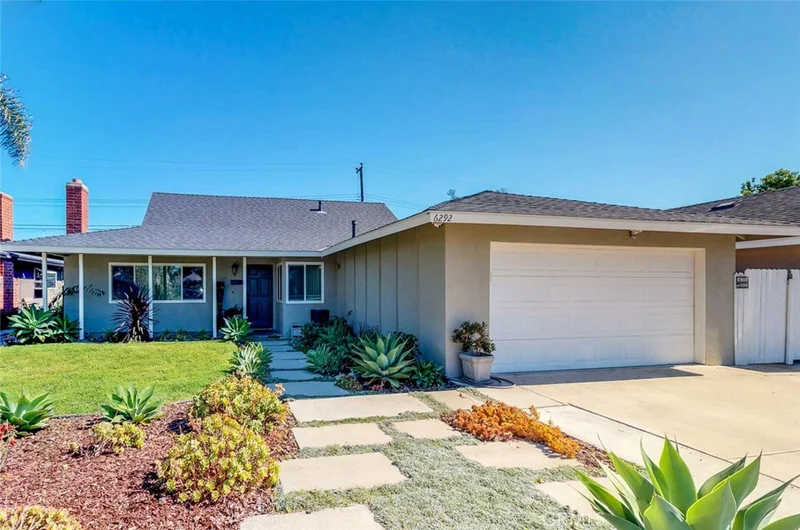 6292 Larchwood, Huntington Beach, CA 92647