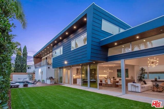 1127 Victoria, Venice, CA 90291