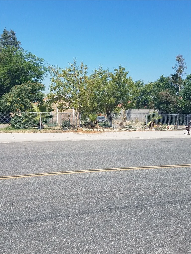 9108 Live Oak, Fontana, CA 92335