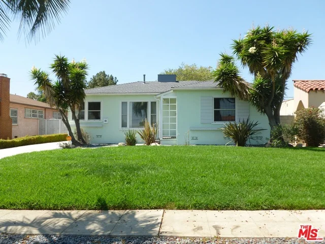 10217 Manhattan, Los Angeles, CA 90047