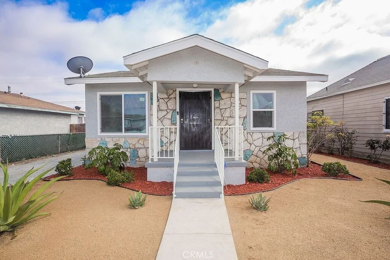 434 Cressey, Compton, CA 90222
