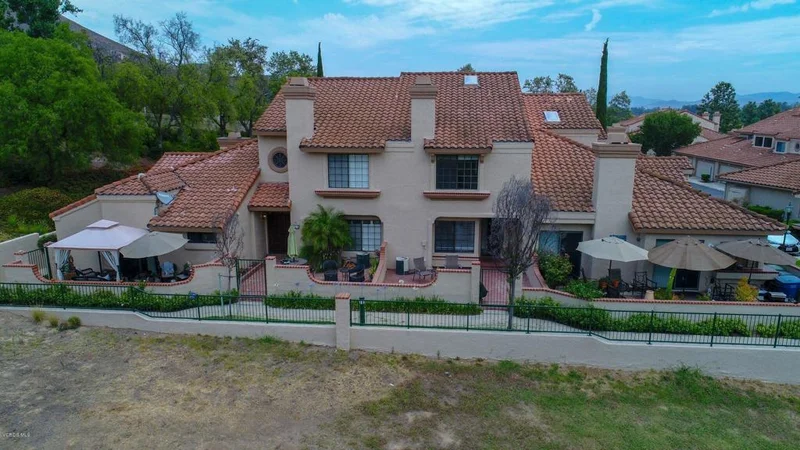 462 Country Club #B, Simi Valley, CA 93065