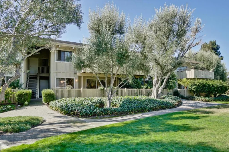 255 Rengstorff #5, Mountain View, CA 94040
