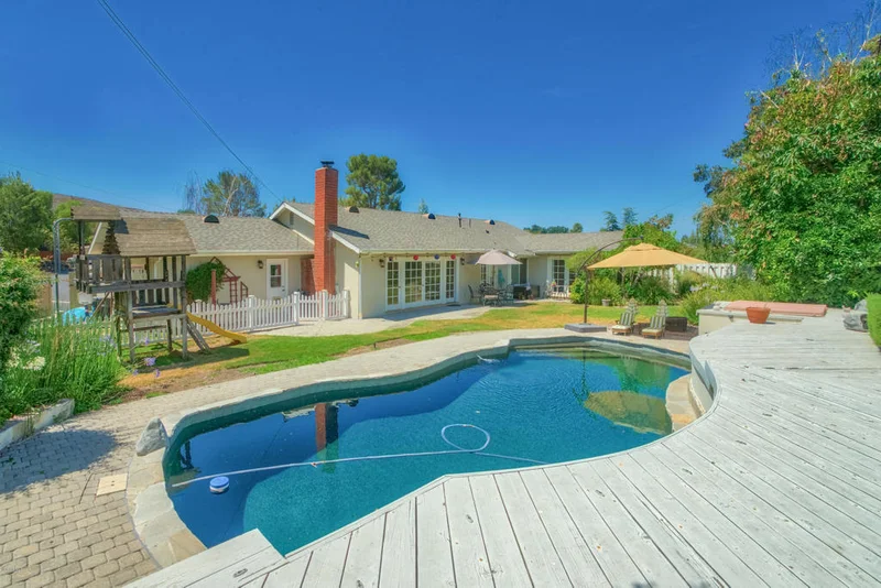 2541 Hood, Thousand Oaks, CA 91362