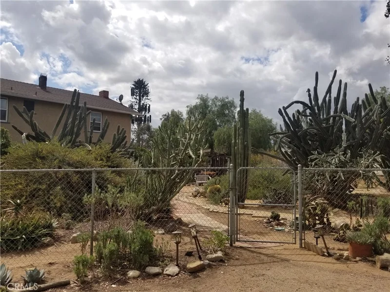10056 60th St, Jurupa Valley, CA 92509