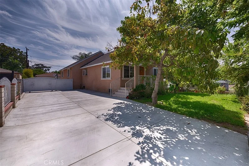 10236 San Gabriel, South Gate, CA 90280