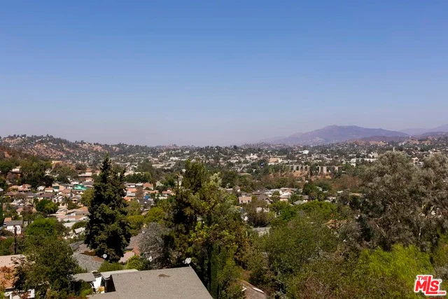 624 Redfield, Los Angeles, CA 90042