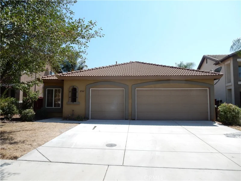 27547 Sierra Madre Dr, Murrieta, CA 92563