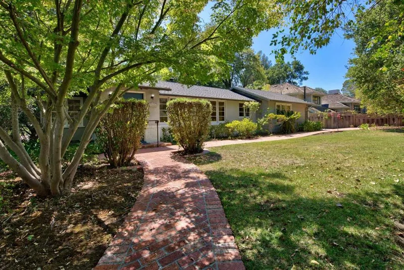 11666 Winding, Los Altos, CA 94024