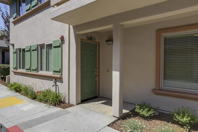 77 Castro #105, Salinas, CA 93906