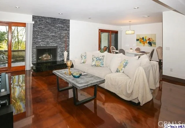 45 Glenflow, Glendale, CA 91206