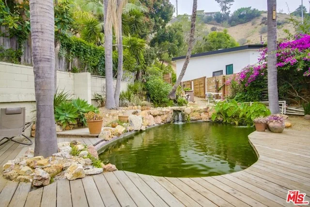 8588 Appian, Los Angeles, CA 90046