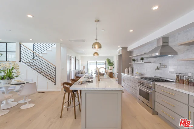 11875 Missouri, Los Angeles, CA 90025