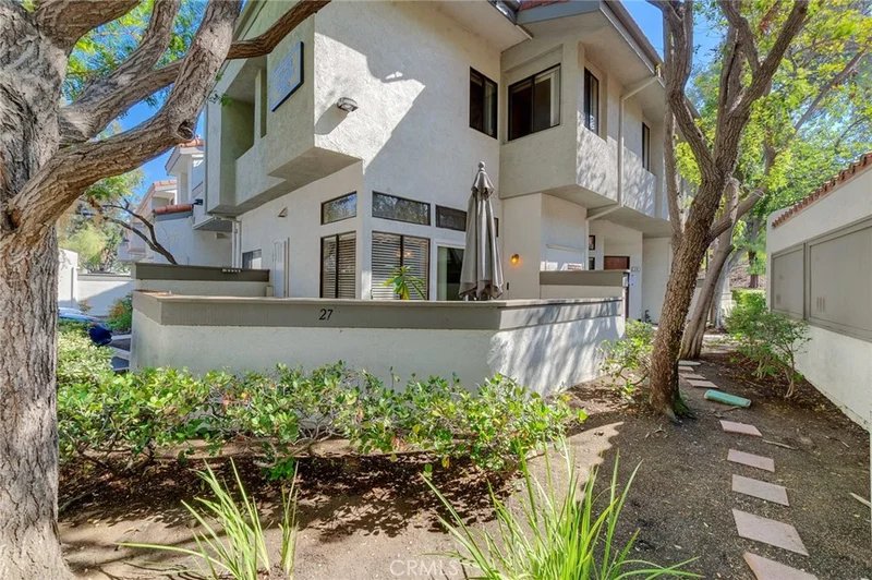 27 Blackbird, Pomona, CA 91766