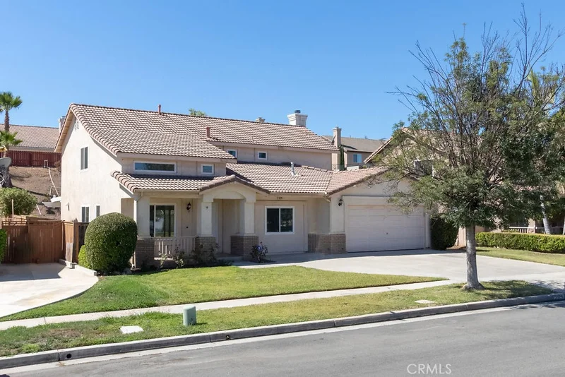 1124 Apple Blossom, Corona, CA 92881
