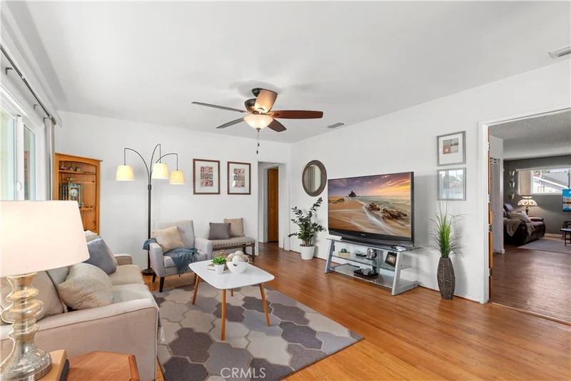 1019 Pine, Fullerton, CA 92833