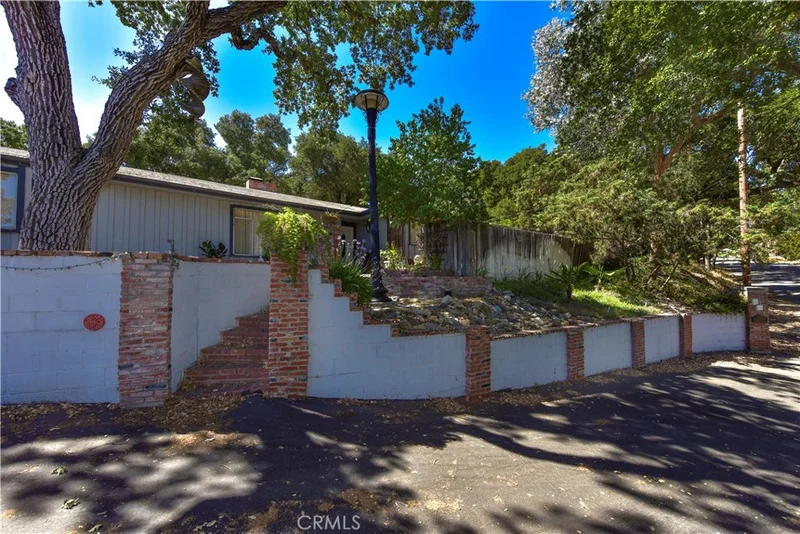 5490 Fresno, Atascadero, CA 93422