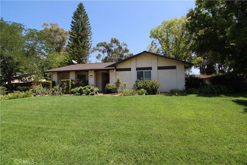 2595 Falling Oak, Riverside, CA 92506