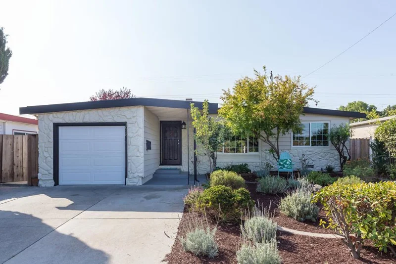 1038 Colusa, Sunnyvale, CA 94085