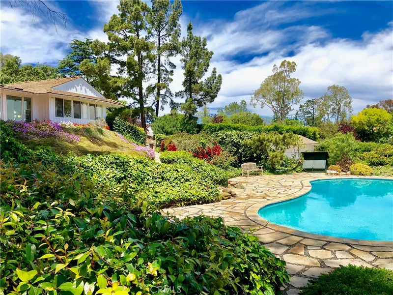 10 Flying Mane, Rolling Hills, CA 90274