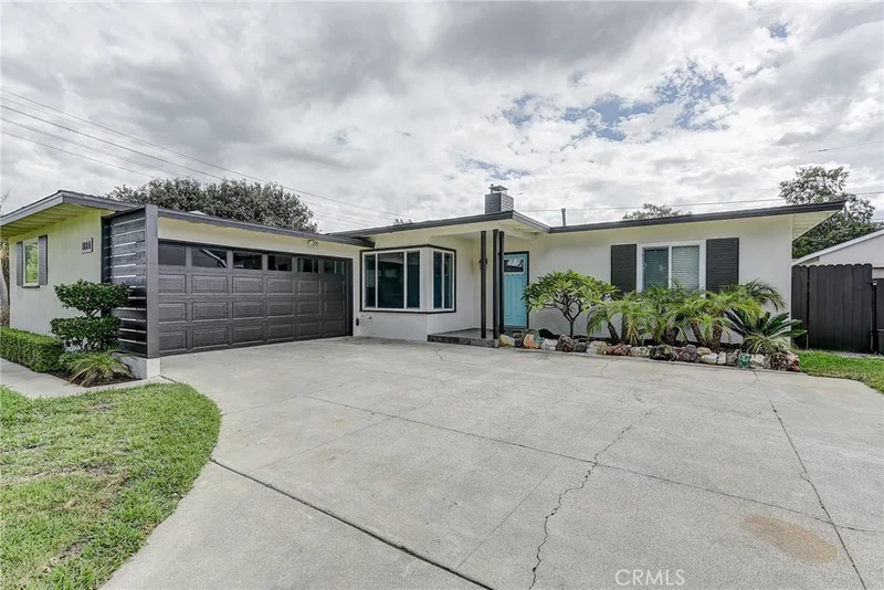 1014 Avalon, Santa Ana, CA 92706