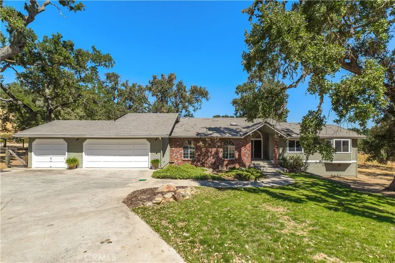 10390 Santa Ana, Atascadero, CA 93422