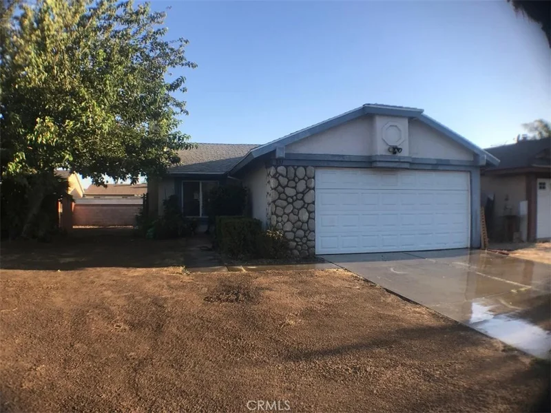 631 Clearwater, Perris, CA 92571