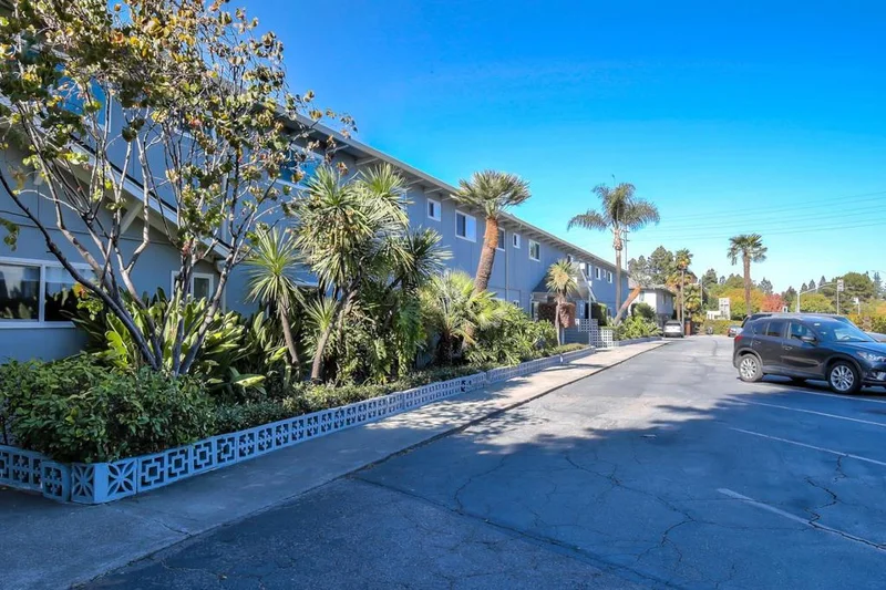 1240 Woodside #14, Redwood City, CA 94061