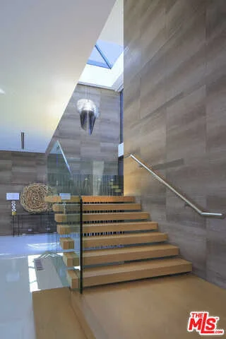 11507 Orum, Los Angeles, CA 90049