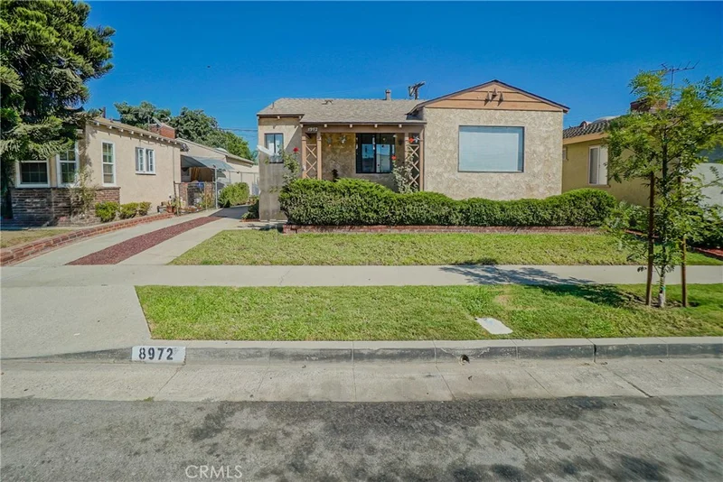 8972 Vossler, South Gate, CA 90280