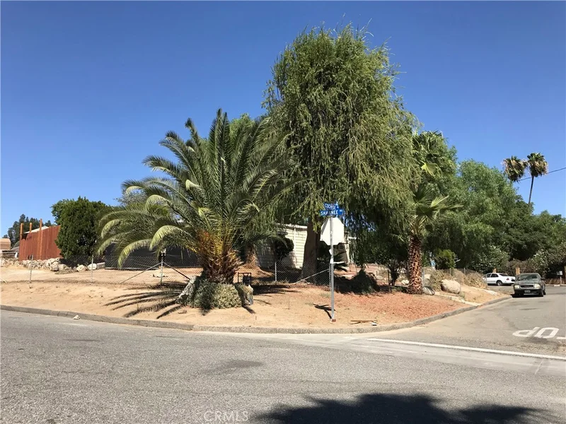 551 Cochise, Perris, CA 92570