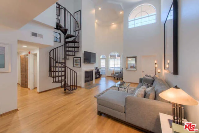 4301 Fulton #306, Sherman Oaks, CA 91423