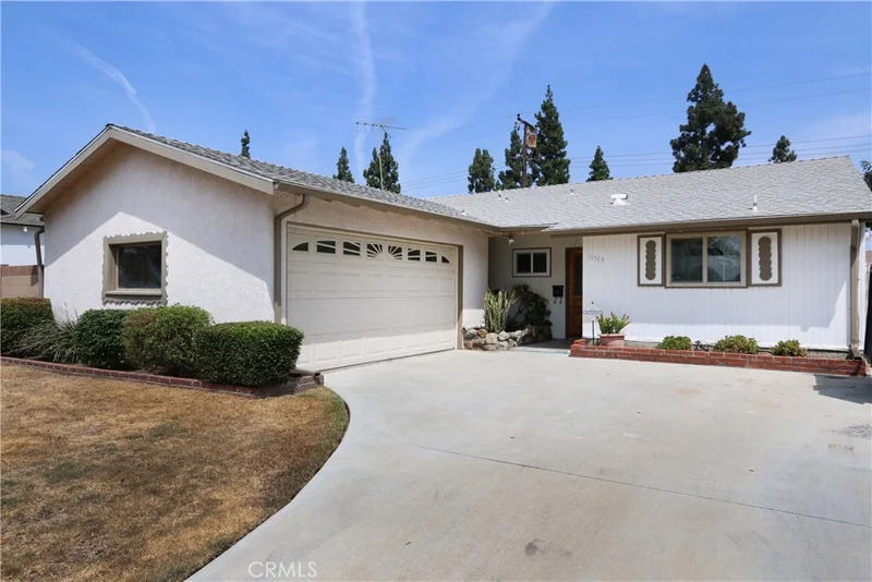 11349 Chadwell, Lakewood, CA 90715
