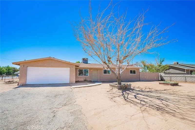22889 Powhatan, Apple Valley, CA 92308