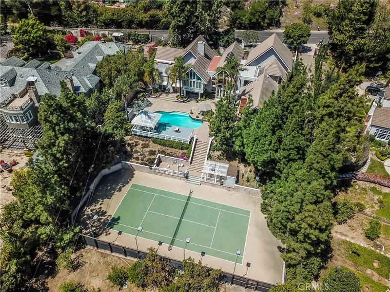 11242 Skyline, North Tustin, CA 92705