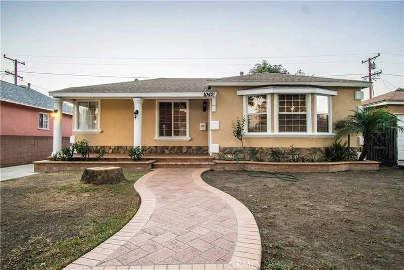10421 Hunt, South Gate, CA 90280