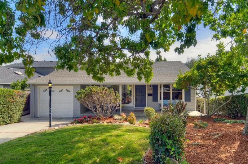 105 Beverly, San Carlos, CA 94070